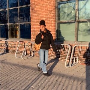 Meet your Posher, Amani